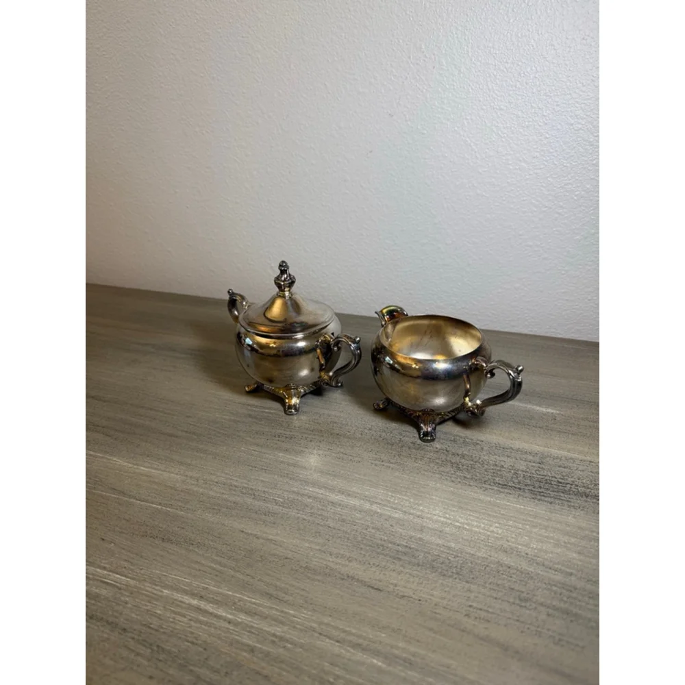Vintage Wm Rogers Silverplate Silver Creamer Cream Pitcher Sugar Bowl Set